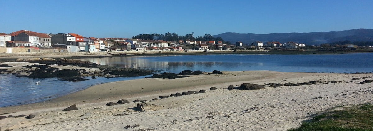 Vista de la Playa de A Mouta desde Torre de San Sadurniño