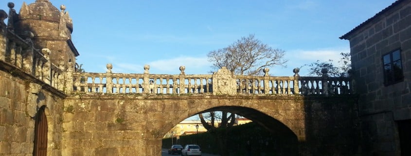 Camino Desde Plaza Fefiñans a laTorre Da Homenaxe