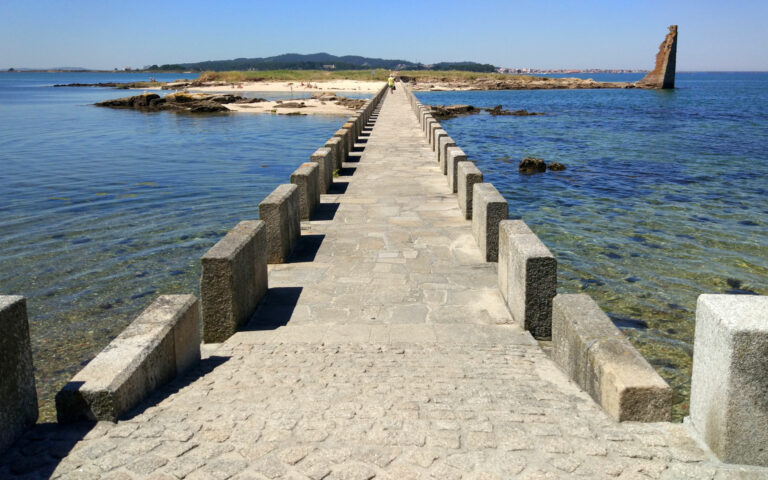 Playa A Mouta Torre de San Sadurniño