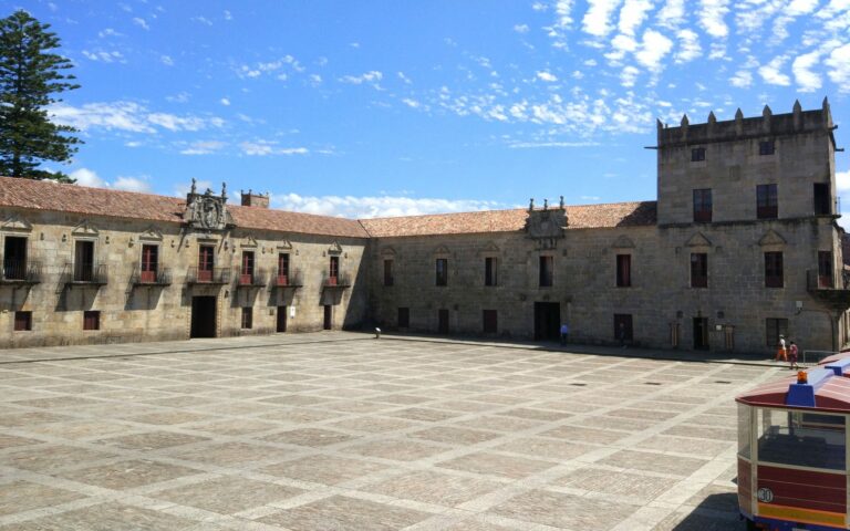 Plazas
